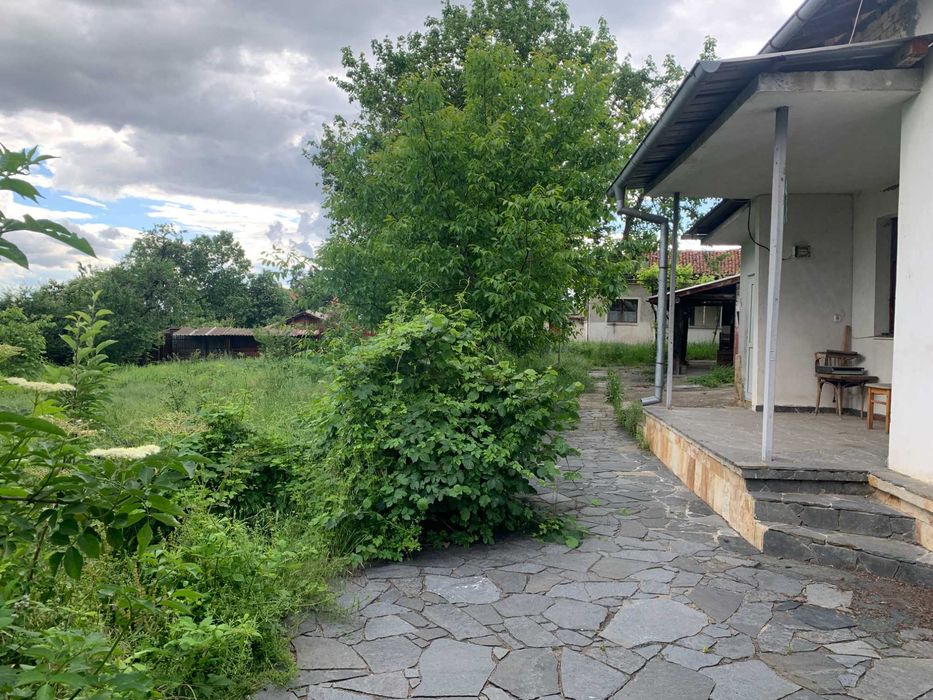 ИМОТ в близост до ЦЕНТЪРА на с. Васил Левски