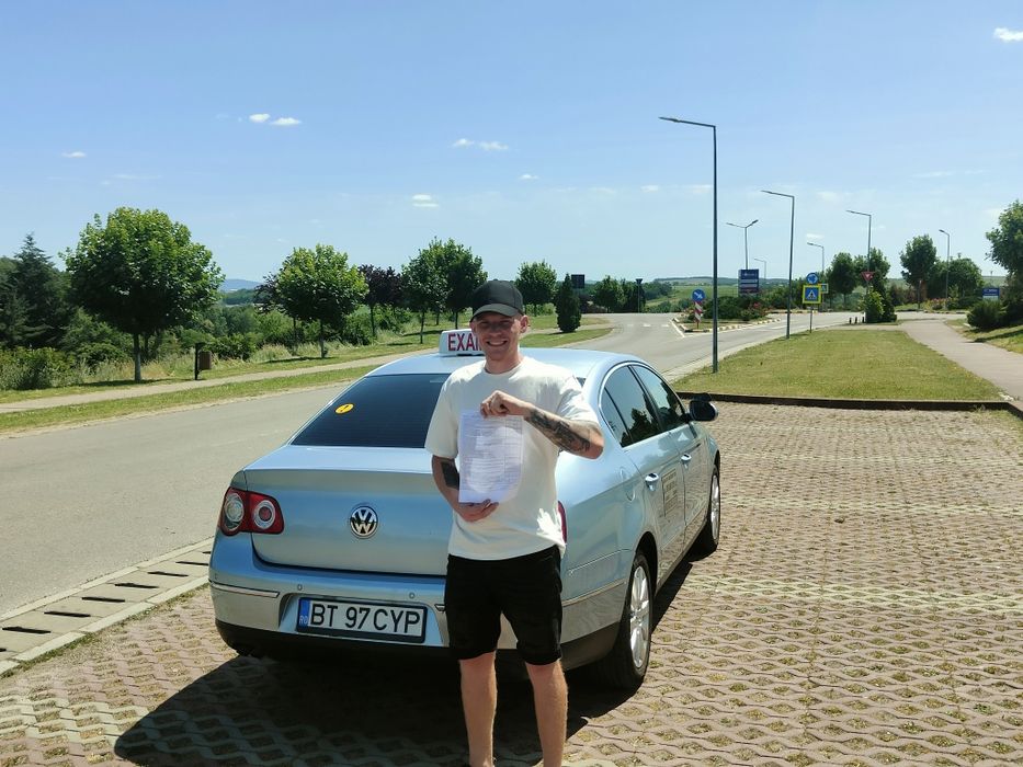 Scoala de soferi, instructor auto