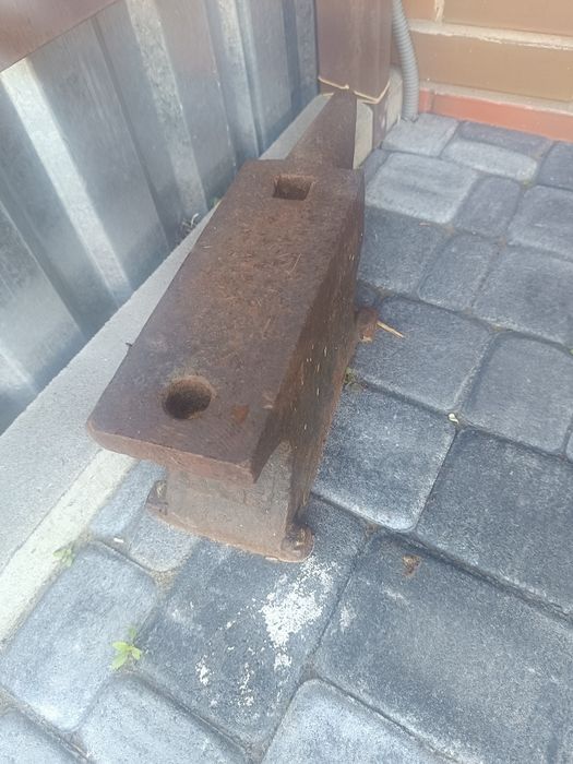 Продам наковальну