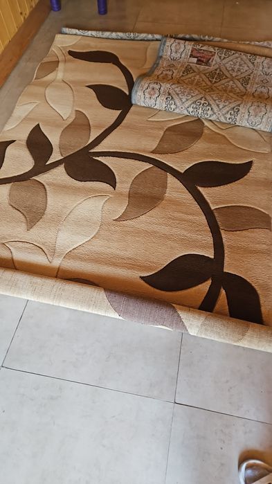 Продам разного размера ковры