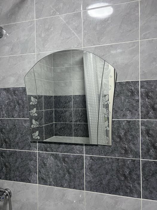 Зеркало настенное