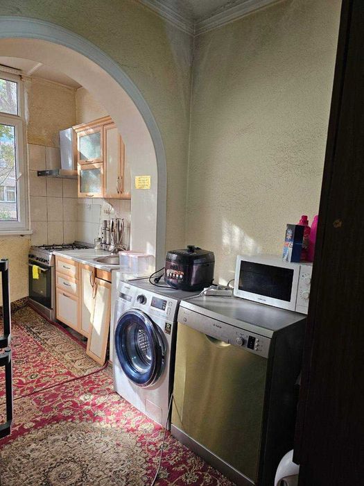 Юнусабад 3-комнатная квартира, 2 этаж, до метро/школы/дет. сада 5 мин.