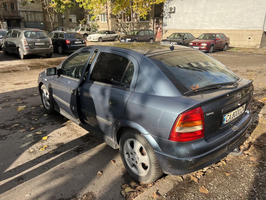 Опел Астра 2.0 дизел 82 кс само на части