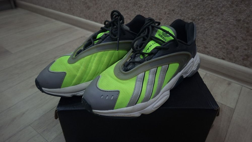 Продам мужские кроссовки