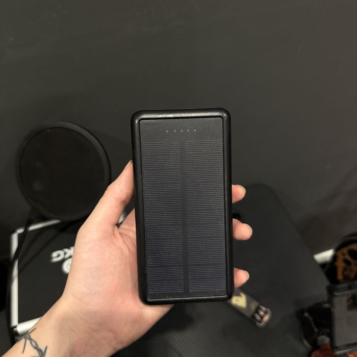 Повербанк c солнечной панелью — HX200J2