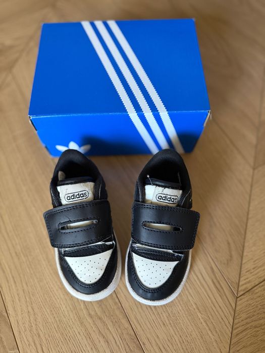Кроссовки adidas оригинал