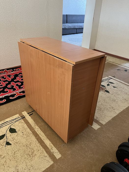 Продам стол книжка
