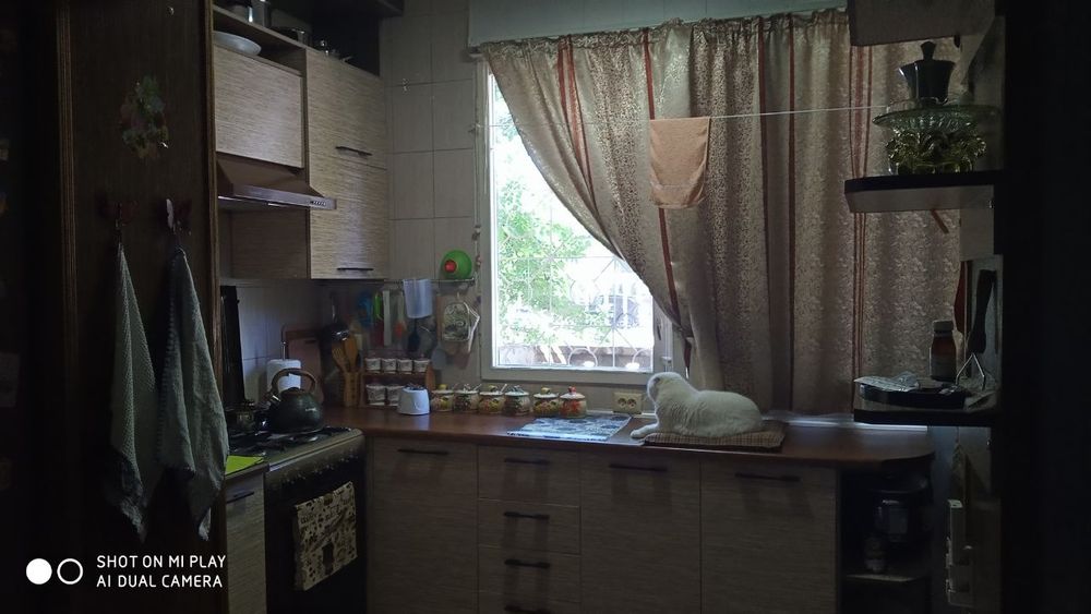 Продам свою 4 ком. 1 эт. Сергели 1. Торец.