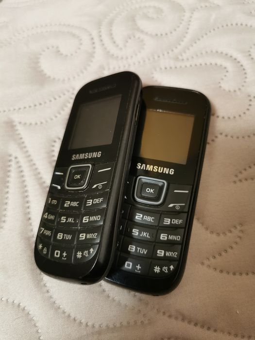 Telefon Samsung cu butoane