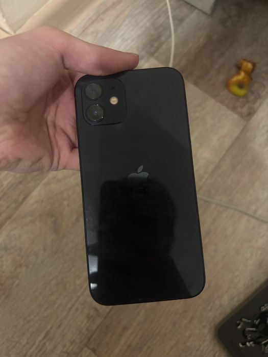 Обменяю айфон 12 128гб