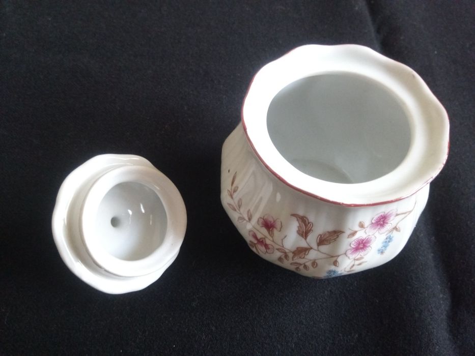 Порцеланова захарница от социализма