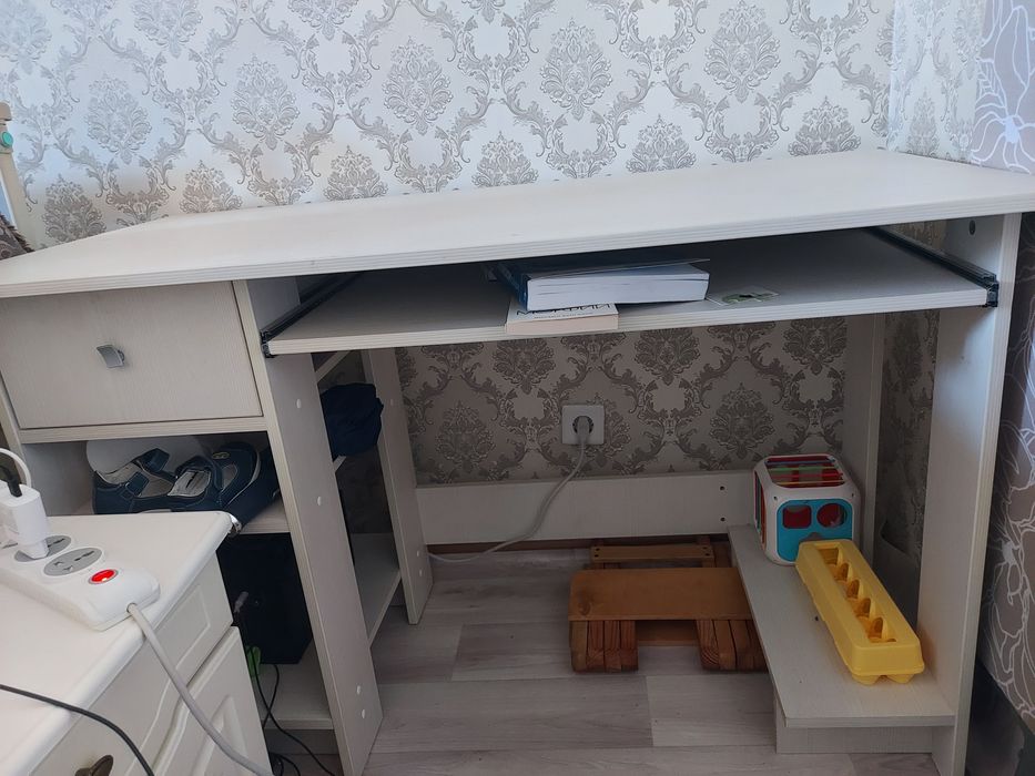 Компьютерный стол