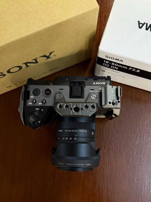 Продаю свою Sony FX30 с Sigma 18-50 2.8