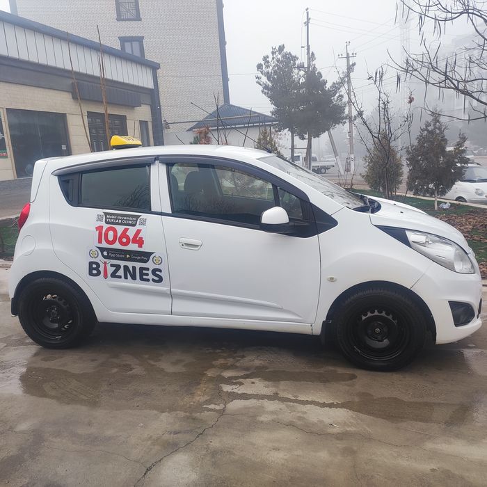 Спарк авто машина