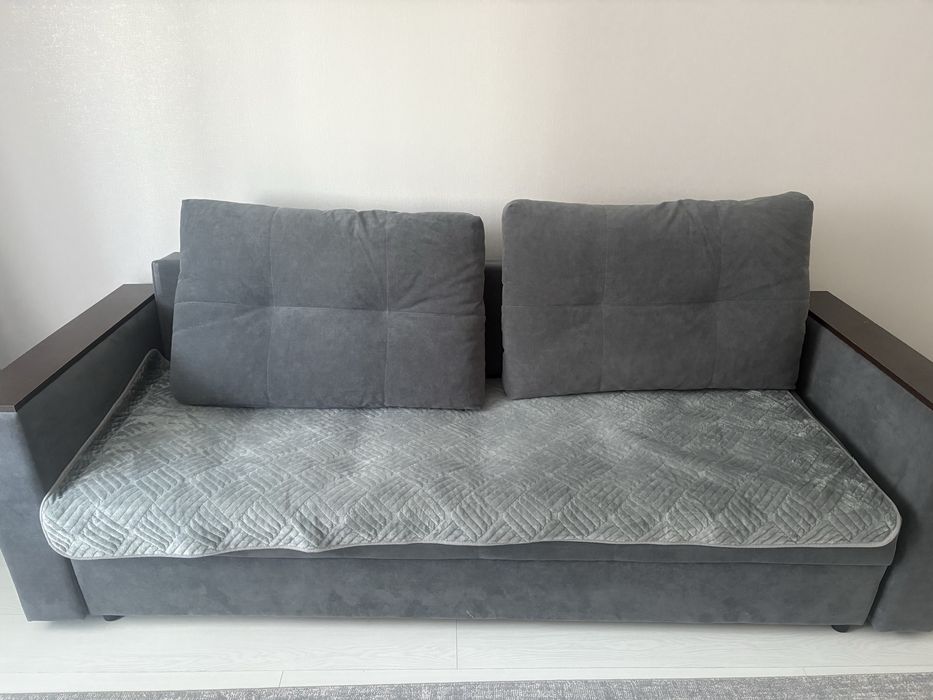 Продам диван состояние 6/10)))