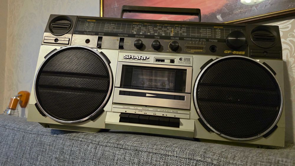 Sharp GF-6565 vintage boombox / radio-casetofon stereo