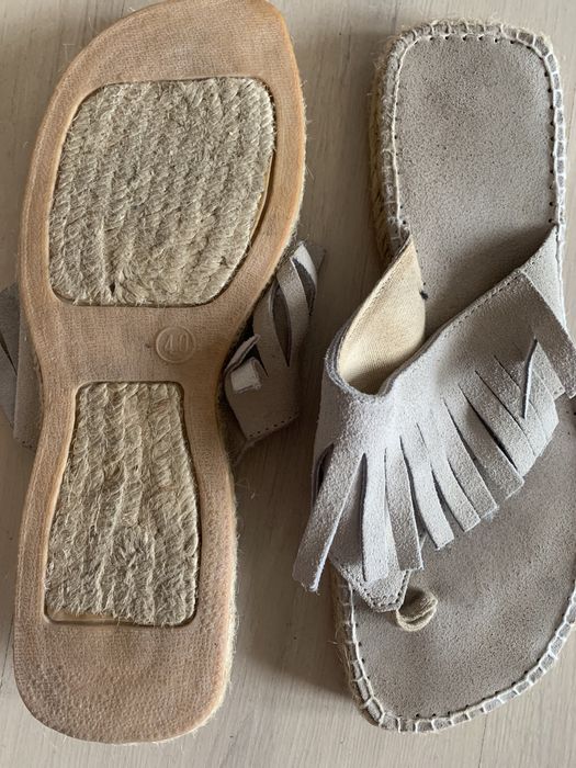 Vand șlapi ( 40) din piele.