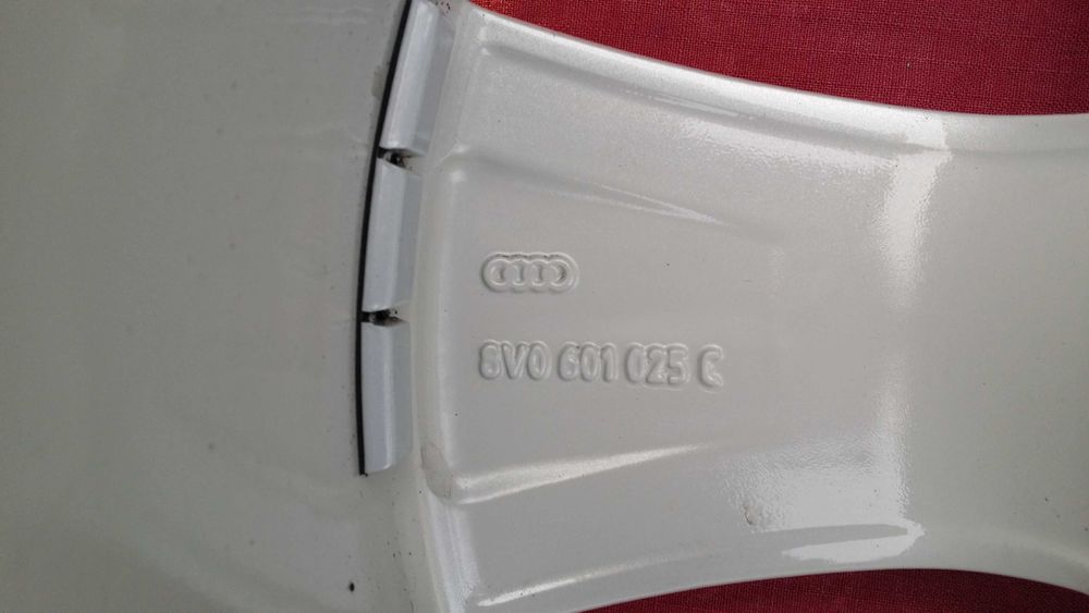 Оригинални лети джанти от Audi A3 5х112, 6J x 17H2 ET48.