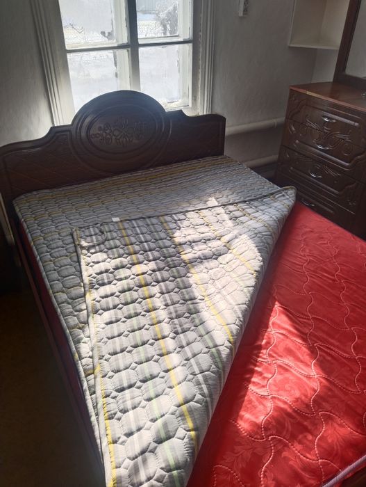 Продам спальный гарнитур