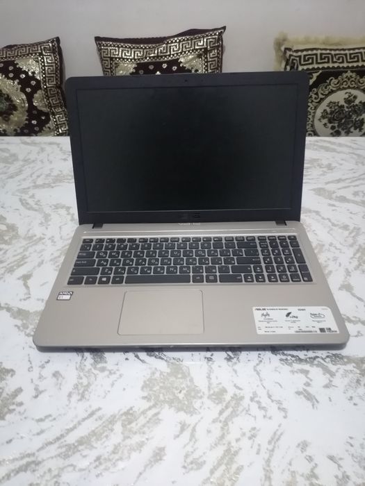 ASUS Kamputer sotiladi