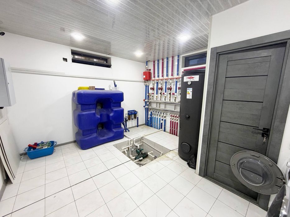 Продается Дом 9х комнат 7 соток Супер цена