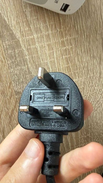 Cablu de  alimentare 2 pini UK + Adaptor UK to EU cu USB