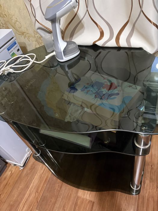 Стол под телевизор