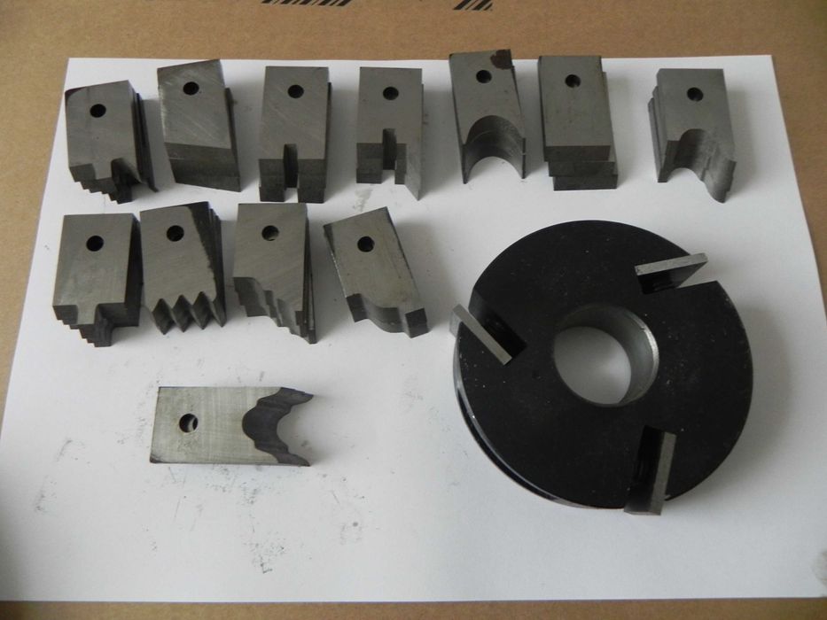 Freza cap butuc si set de 36 cutite pentru freza verticala sau abric