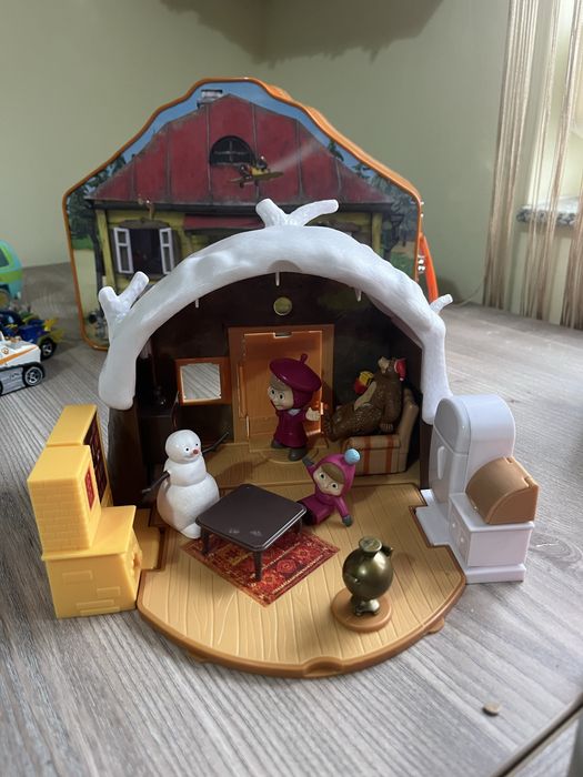 Casuta (Masa si ursul)