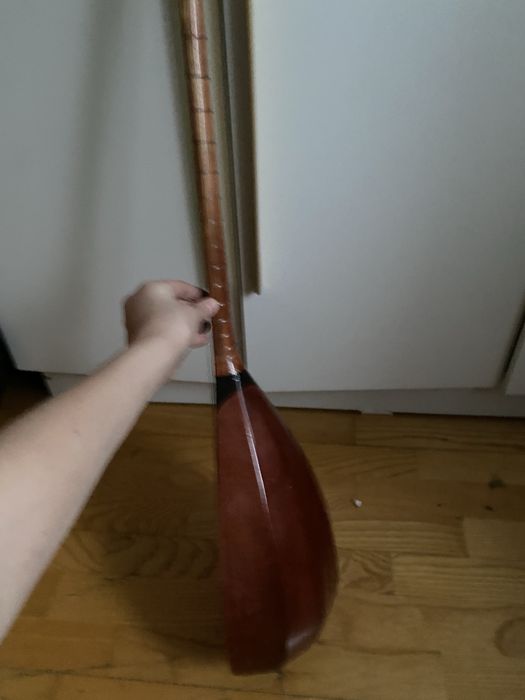 Домбра в хорошем состоянии