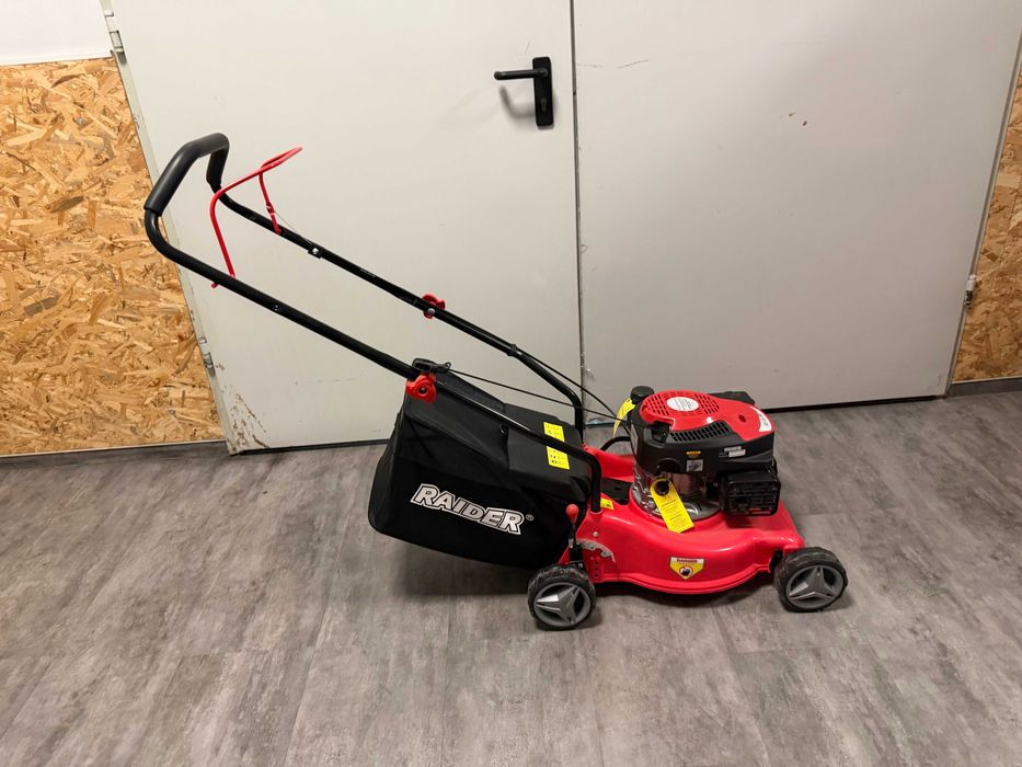 110105	Косачка бензинова 2000 W 400mm 127cc 40L RD-GLM01S