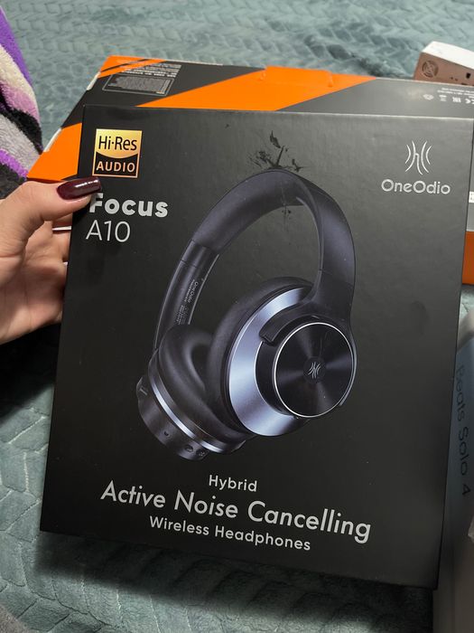 Casti focus a10 hybrid active noise cancelling wireless headphones
