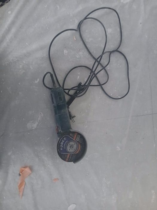 Елктро инструмент