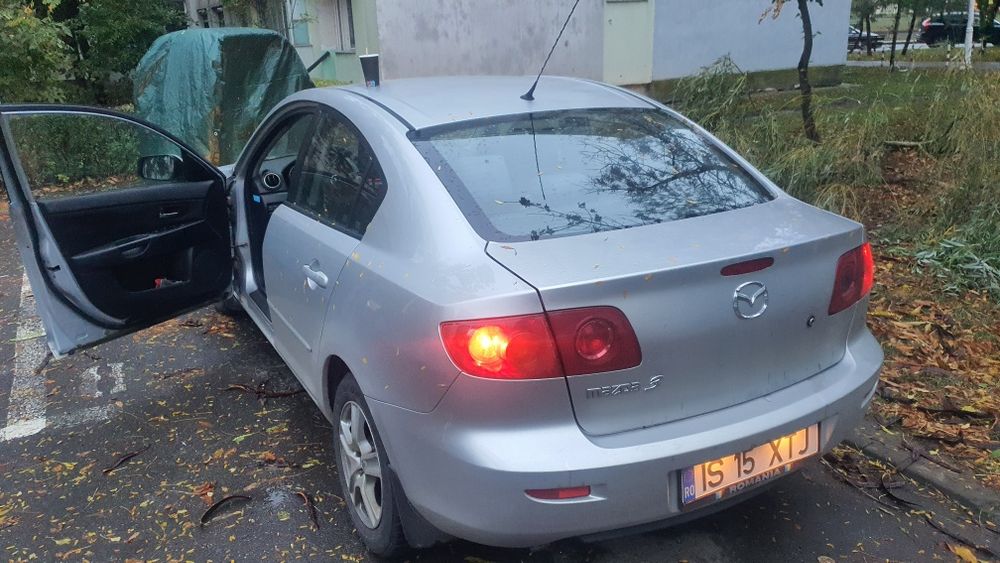 MAZDA 3 2005 — imagine 2
