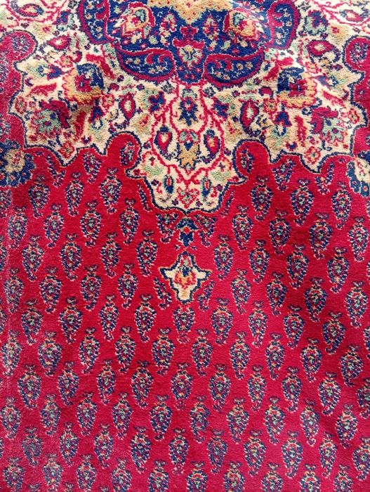 Продается ковер.Хивинский завод изготовитель.