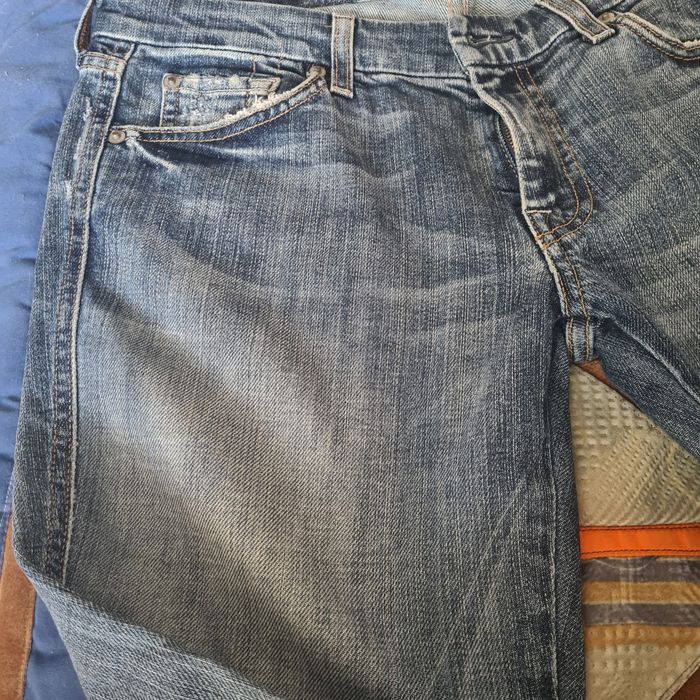 Продам брендовые джинсы