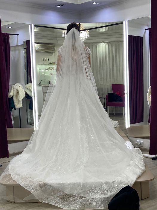 Продам шикарное свадебное платье