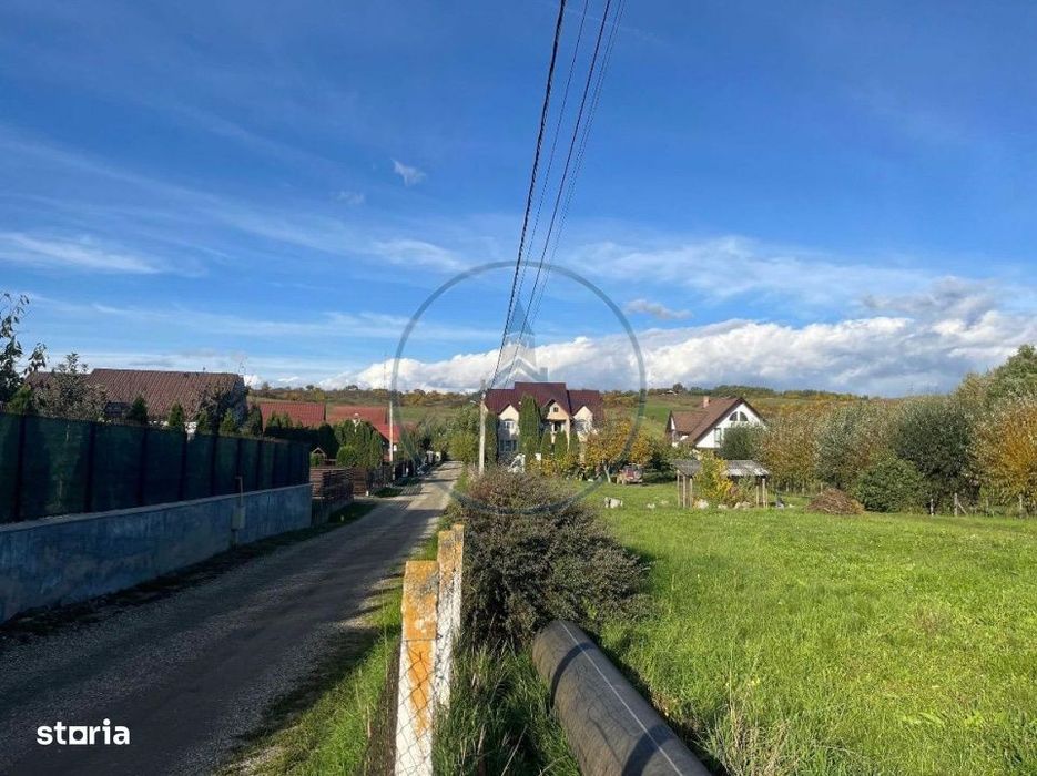 Casa spatioasa + teren intravilan-Sigmir-275 mp utili-teren 3300mp