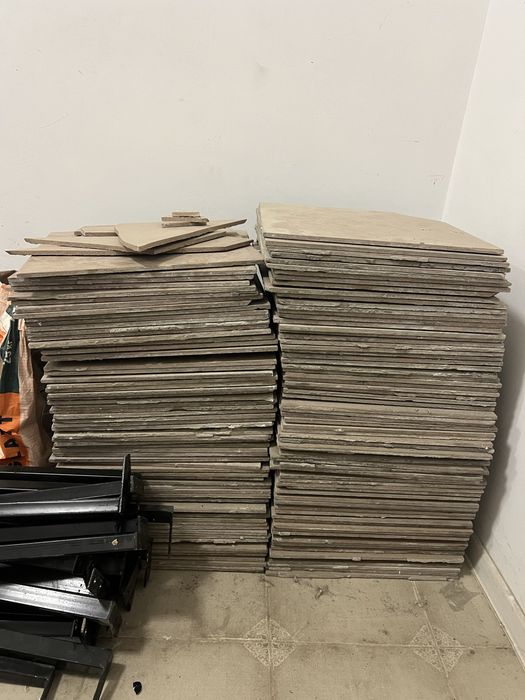 Кафель 40х40, 20х20, и 4 шт 60х60