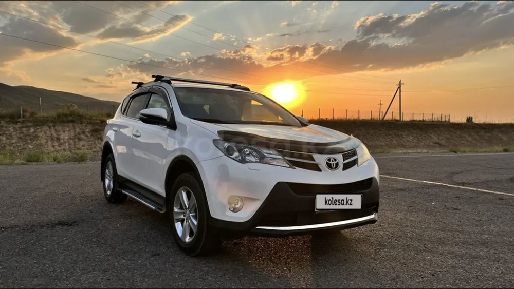 Toyota RAV4 2013год