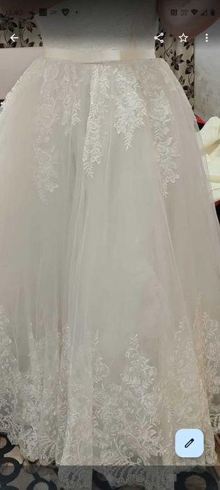 Vind rochie de mireasă mărimea 38-40 făcută la comandă