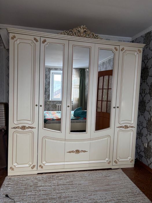 Спальный гарнитур