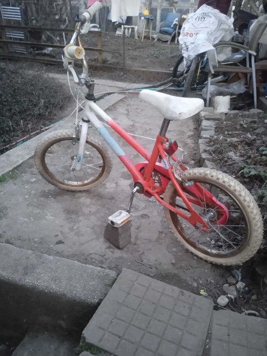 Детски велосипеди, тротинетки и скейтборд