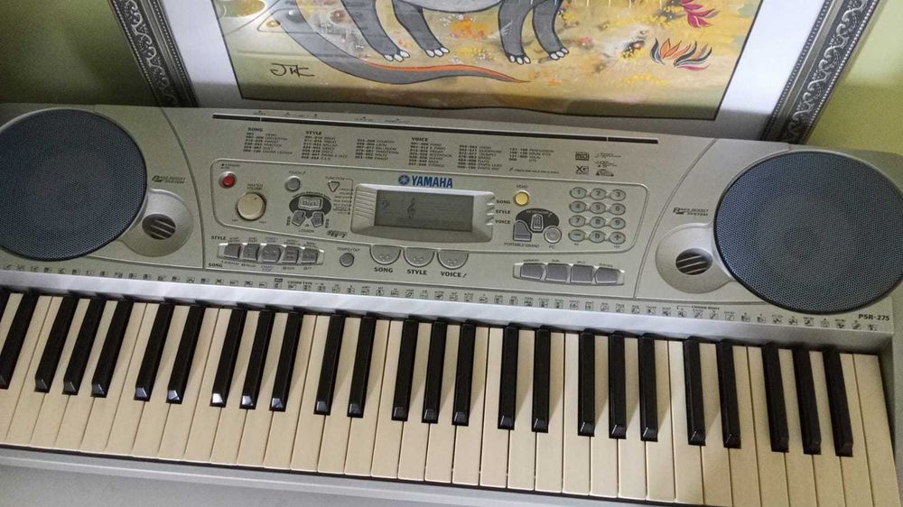 Синтезатор YAMAHA PSR-275