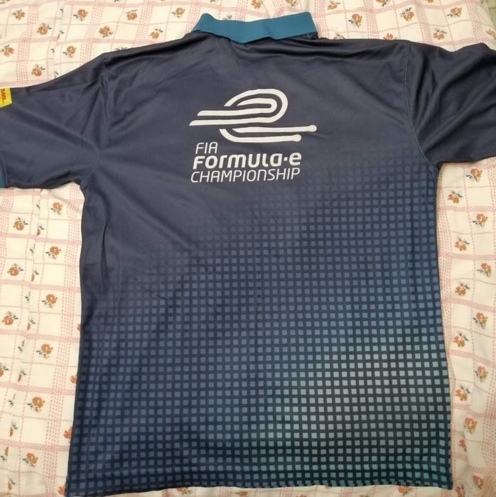Tricou Polo Oficial FIA Formula E Championship x DHL – Ediție de Colecție