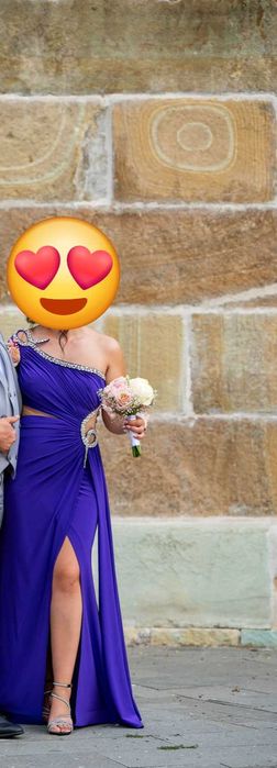 Vând Rochie În stare foarte bună