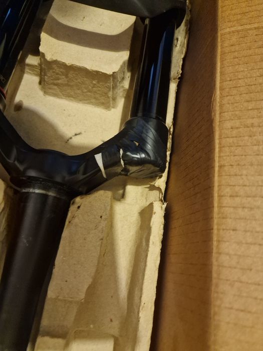 Rockshox lyrik base 29 150mm с проблем !!