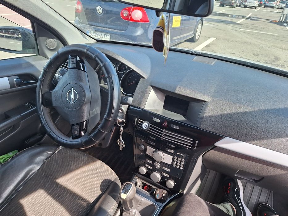 Vând Opel astra h preț negociabil. + o navigatie nou, nouta cu touch.