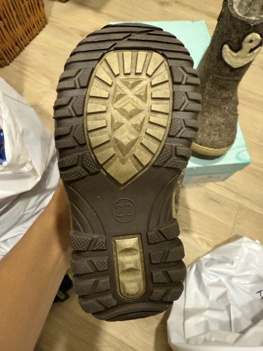 Продам валенки натуральные