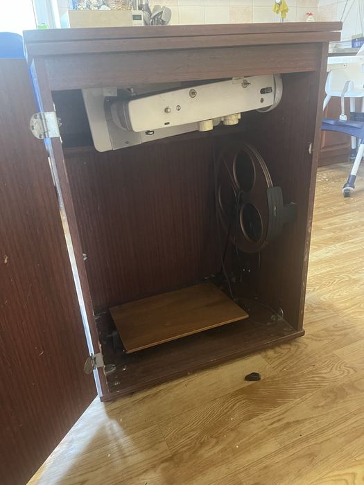 Продам швейную машинку